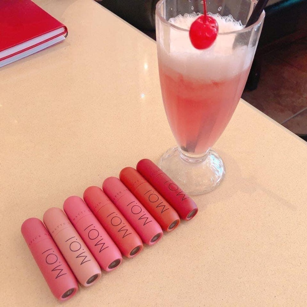 Long lasting lipsticks
